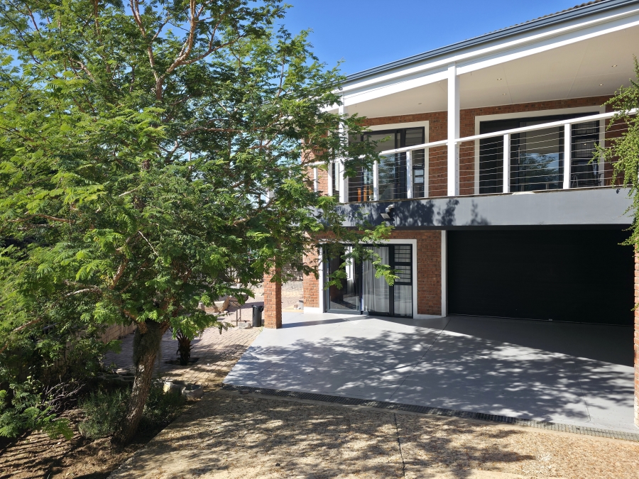 5 Bedroom Property for Sale in Noorsekloof Eastern Cape